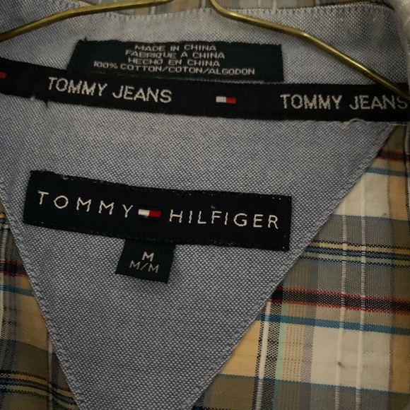 NWOT Tommy Hilfiger Men’s Short Sleeved Shirt - Picture 2 of 4